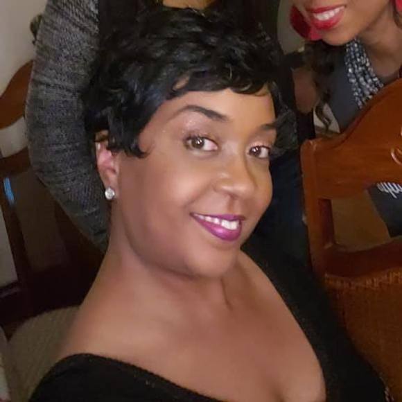 Meet your Posher, Valerie - Picture 1 of 1